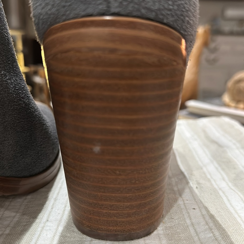 🪧 Marc Fisher Women’s Suede Gadri Bootie, in Medium Grey. Size 9.5 NWOB, Unworn - Picture 16 of 16